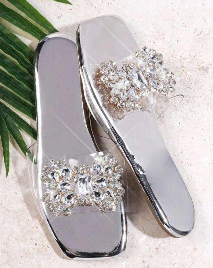 Women's Fashionable Flat Sandals With Rhinestone Details