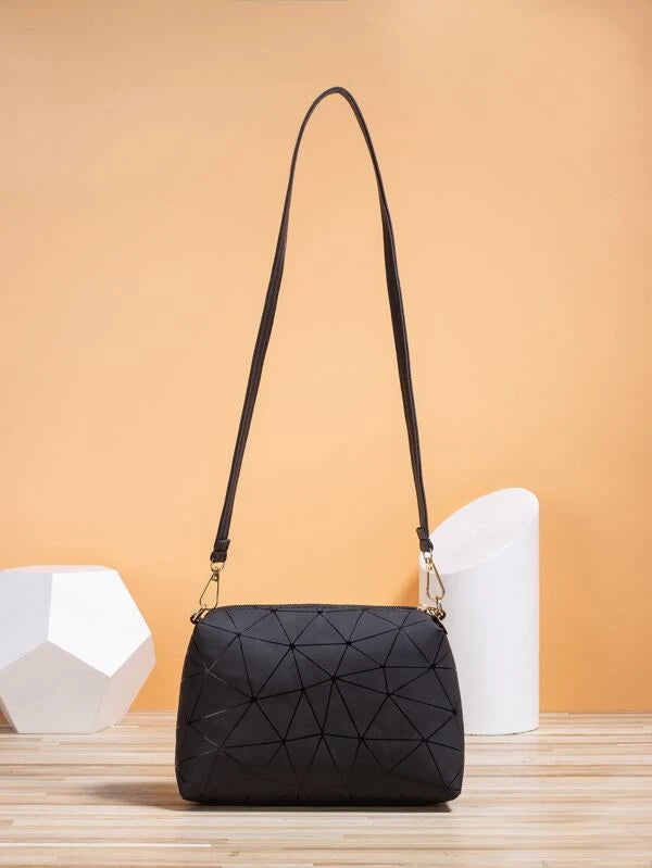 Geometric Pattern Metal Letter Decor Shoulder Bag