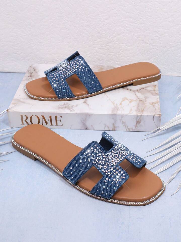 Women'S Fashionable Flat Sandals Adorned With Rhinestones