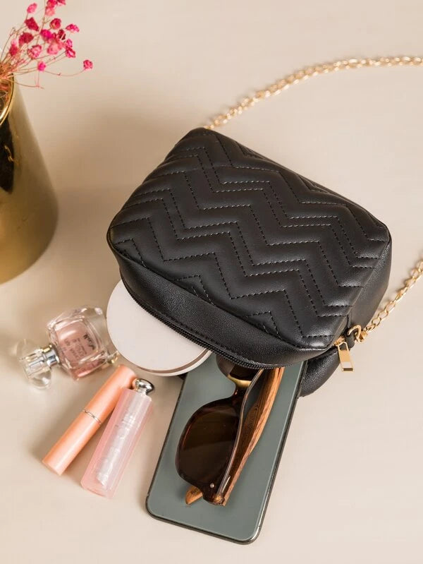 Mini Chevron Chain Crossbody táska