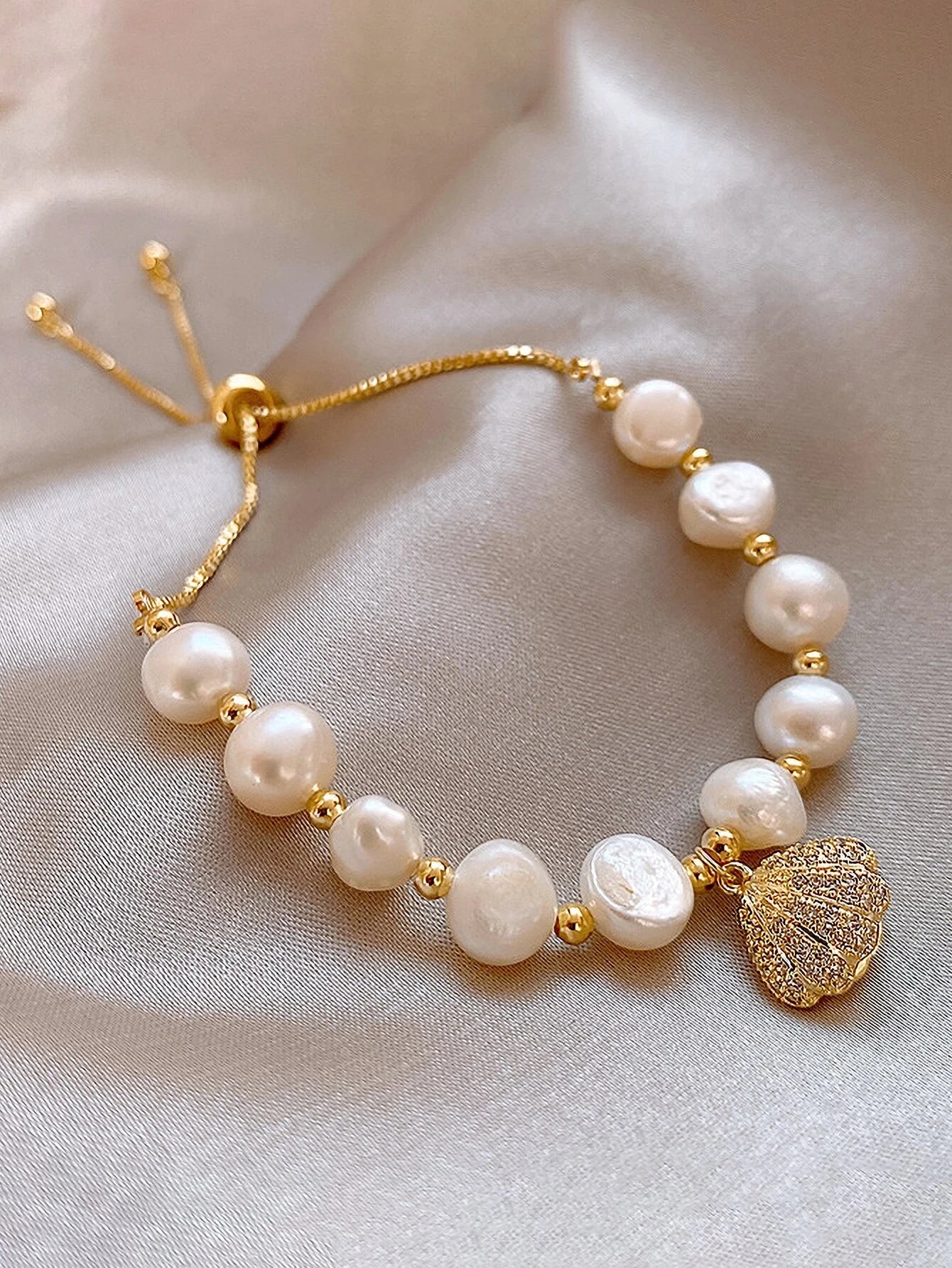 Rhinestone Shell Charm Natural Pearl Decor Bracelet