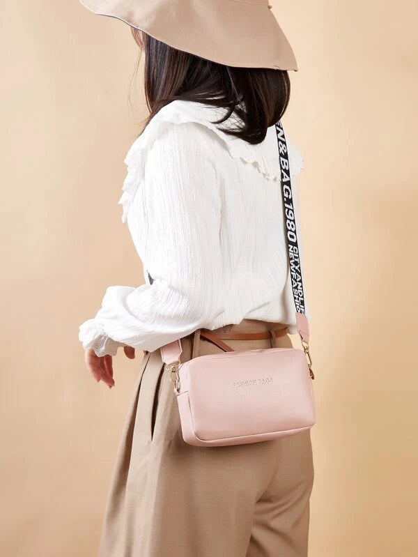 Mini Letter Graphic Crossbody táska