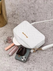 Mini Metal Letter Decor Chevron Crossbody táska