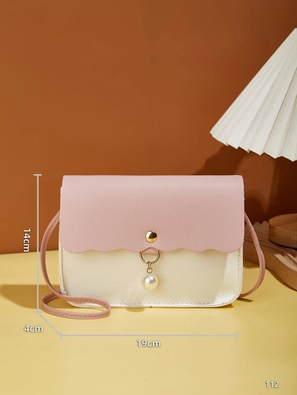 Mini Faux Pearl Decor Scallop Trim Crossbody táska